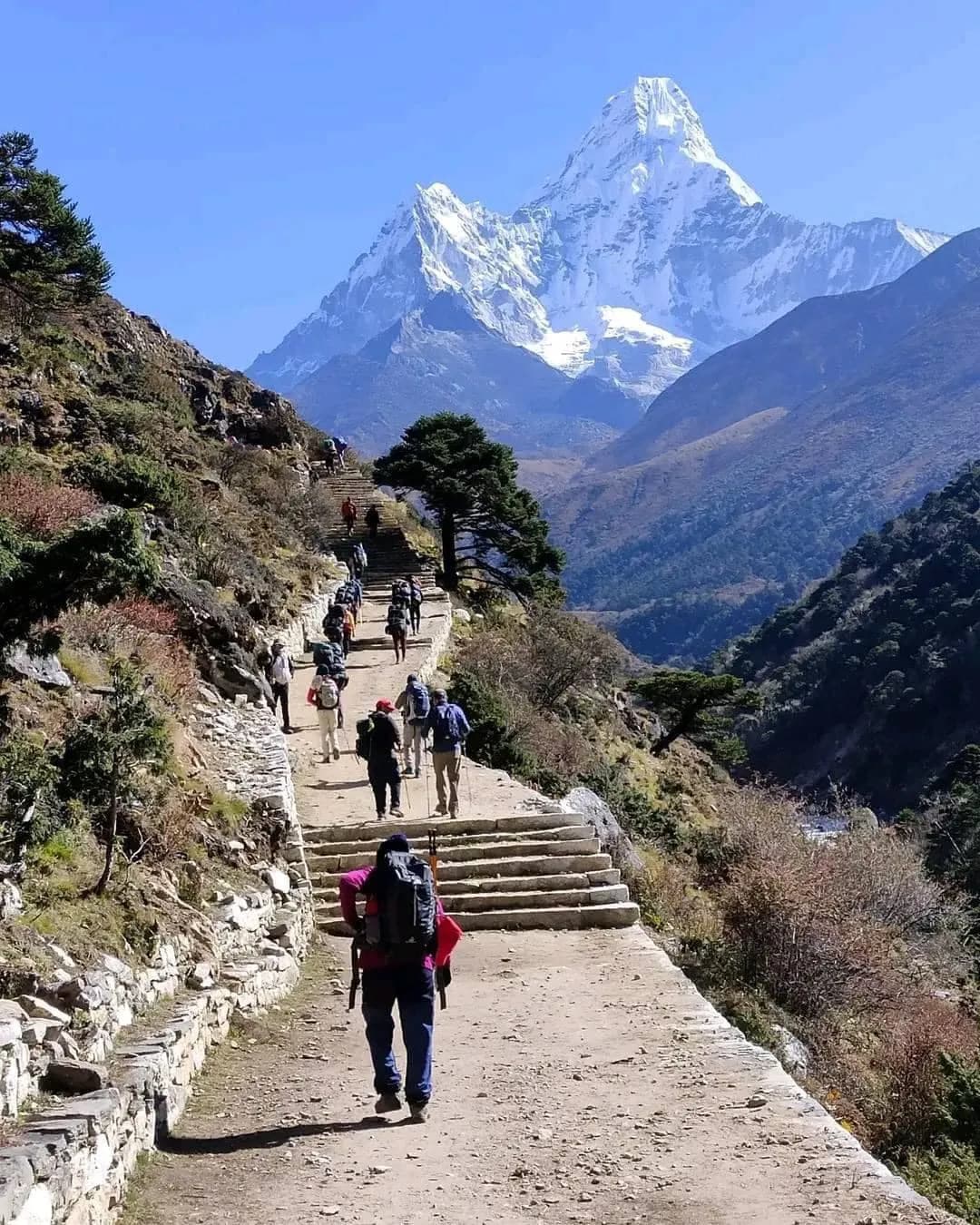 Mountain views on the way to Annapurna Base Camp
